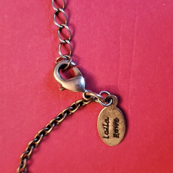 LAILA ROWE LEAF NECKLACE - Picture 5 of 6